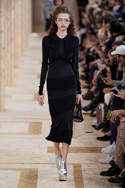 Look 15